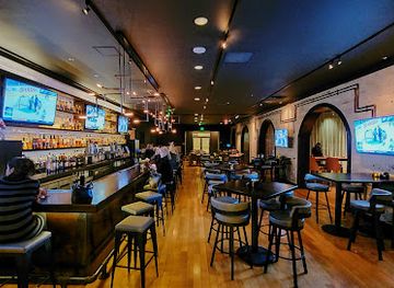 wisconsin/milwaukee/east-side/restaurant/east-town-kitchen-bar