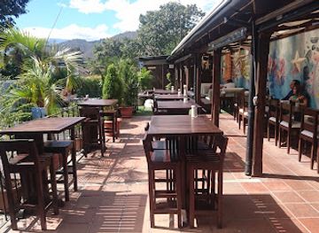 guatemala/motagua-valley/restaurant/luna-de-miel