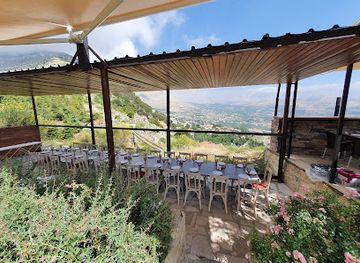 lebanon/kadisha-valley/restaurant/bab-el-hawa