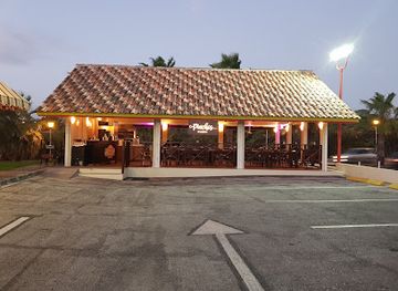curacao/salina/restaurant/larry-s-grill-bar