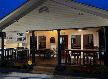 tennessee/chattanooga/restaurant/old-man-rivers-table-tavern