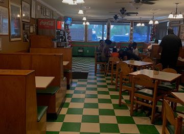 louisiana/lake-charles/restaurant/leonard-s-food-quarters