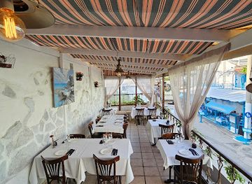 greece/rhodes/rhodes-old-town/restaurant/piatakia