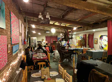 A La Que Te Criaste - Restaurant A Puertas Cerradas
