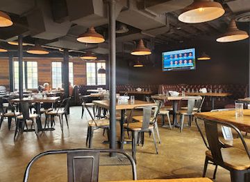 illinois/naperville/restaurant/empire-burgers-brew