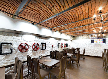 ukraine/uzhhorod/restaurant/loft