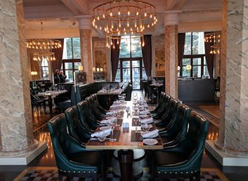 georgia/tbilisi/mtatsminda/restaurant/funicular