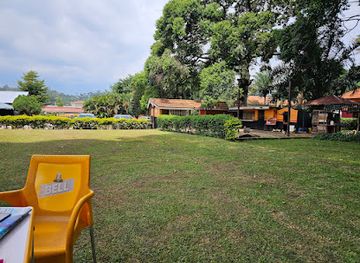 uganda/entebbe/restaurant/red-rooster