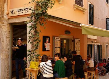 croatia/rovinj/restaurant/tunaholic-fish-bar