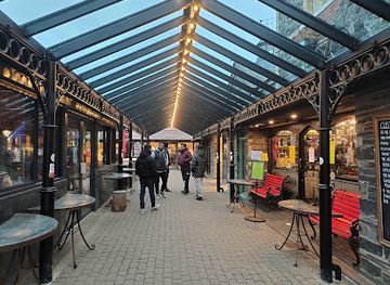 united-kingdom/snowdonia-national-park/restaurant/hangin-pizzeria