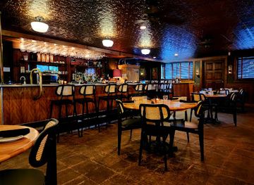 north-carolina/asheville/restaurant/the-admiral