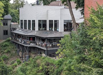 ohio/punderson-state-park/restaurant/17-river-grille