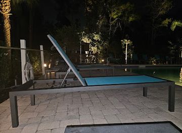 haiti/bassin-bleu/restaurant/universel-plage-bord-de-mer-jean-rabel-haiti