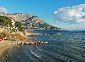 croatia/cetina-river-canyon/restaurant/local-bar-kitchen