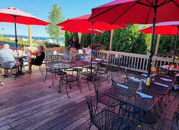 michigan/mackinac-island/restaurant/mary-s-bistro-draught-house