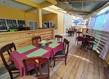 belize/vaca-plateau/restaurant/caladium-restaurant