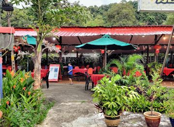 malaysia/langkawi/restaurant/boat-restaurant