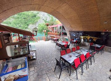 bosnia-and-herzegovina/herzegovina/restaurant/restoran-vrelo-perutac
