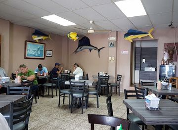 puerto-rico/arecibo-region/restaurant/picholo-s