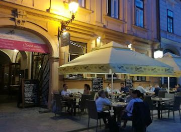 hungary/pecs/restaurant/bloff-bisztro