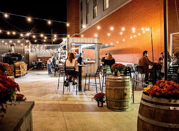 new-york/ithaca/restaurant/revelry-yards