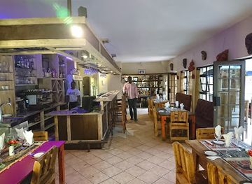 namibia/windhoek/restaurant/cafe-zoo-la-marmite-royale