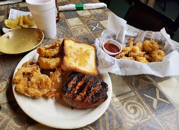 mississippi/the-flatwoods/restaurant/friendship-house