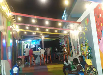 Pink Parrot Restaurant & Lounge