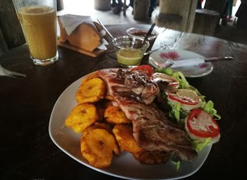 peru/san-martin/restaurant/comidas-tipicas-el-tinajon
