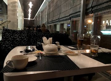 kazakhstan/kostanay/restaurant/black-white