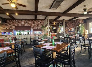 pennsylvania/erie/bayfront-district/restaurant/smugglers-wharf