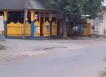 jamaica/portland-ridge/restaurant/mckenzie-s-bamboo-jerk-centre