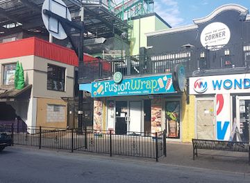 canada/niagara-falls/clifton-hill/restaurant/fusion-wrap