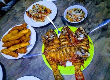 jamaica/hellshire-hills/restaurant/screechies-seafood-and-bar