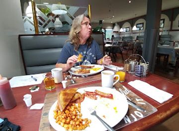 canada/newfoundland-and-labrador/restaurant/height-of-land-restaurant