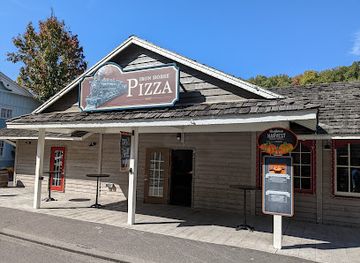 tennessee/dollywood/restaurant/iron-horse-pizza