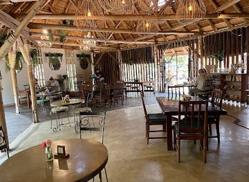 zimbabwe/lowveld/restaurant/oak-tree
