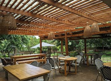 malawi/lilongwe/city-centre/restaurant/coco-s-at-august-house