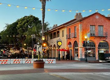 california/irvine/restaurant/aura-bar-grill