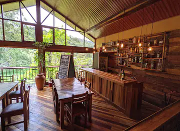 RetroGusto Restaurant & Bar