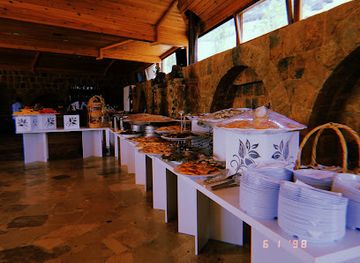 lebanon/chouf-district/restaurant/restaurant-em-fares