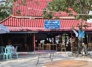 cambodia/sihanoukville/ochheuteal-beach/restaurant/khin-s-shack