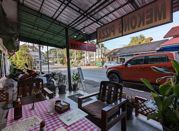 thailand/golden-triangle/restaurant/mekong-pizza
