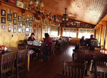 arkansas/ozark-national-forest/restaurant/cliff-house-inn