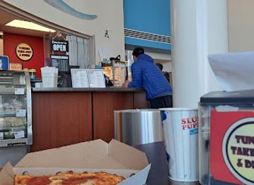 canada/iqaluit/restaurant/tundra-take-out-diner