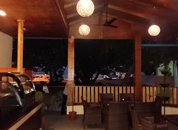 maldives/meemu-atoll/restaurant/le-bois-cherry