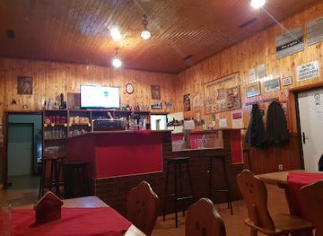 czechia/hradec-kralove/restaurant/labska