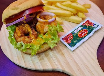 oman/masirah-island/restaurant/cheezy-bites