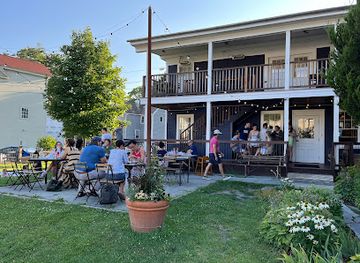 massachusetts/berkshires/restaurant/the-prairie-whale