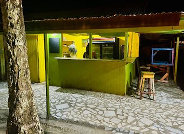 saint-lucia/anse-la-raye-quarter/restaurant/local-grill-party